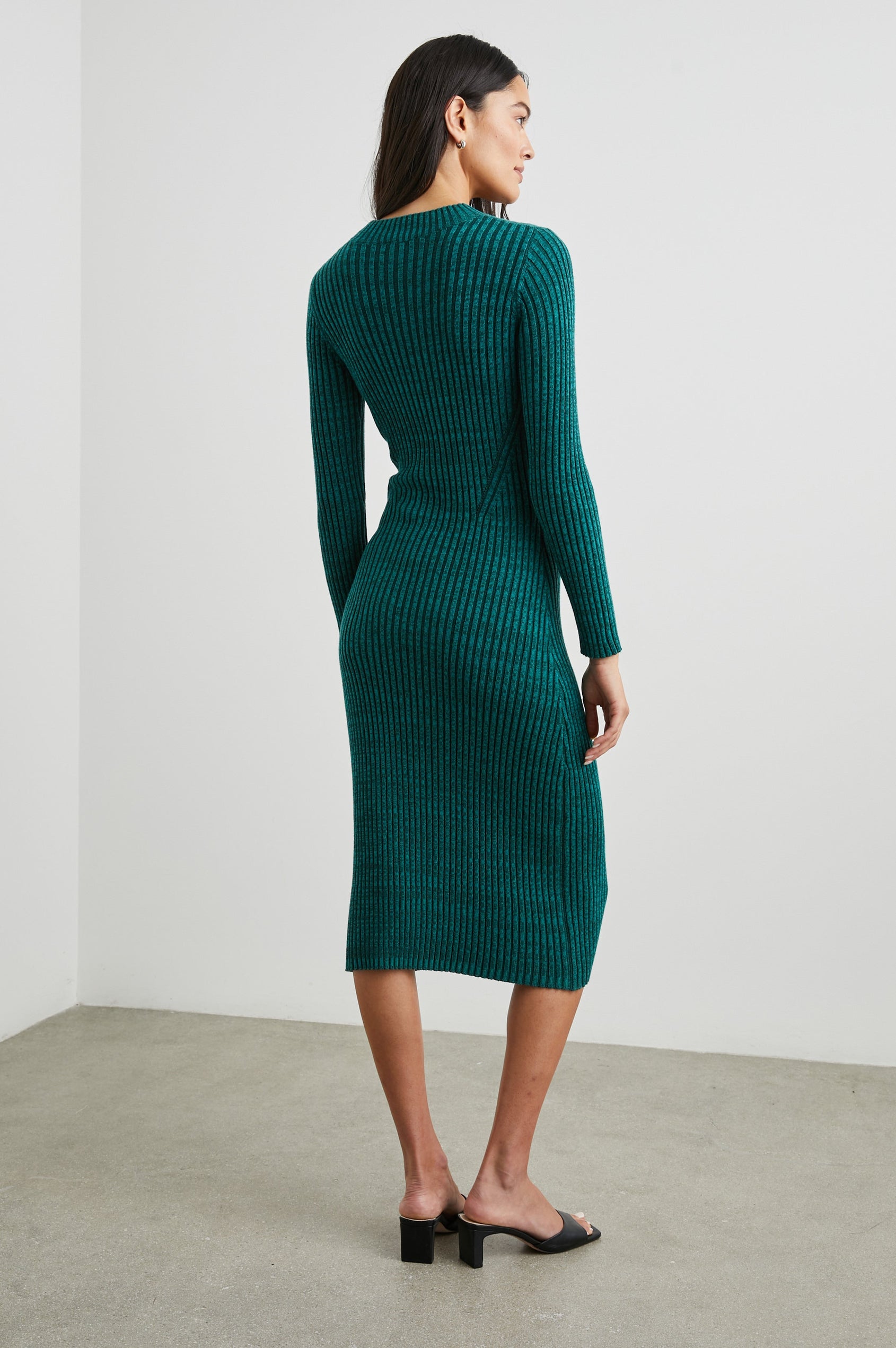 NELLIE-EVERGREEN-BACK
