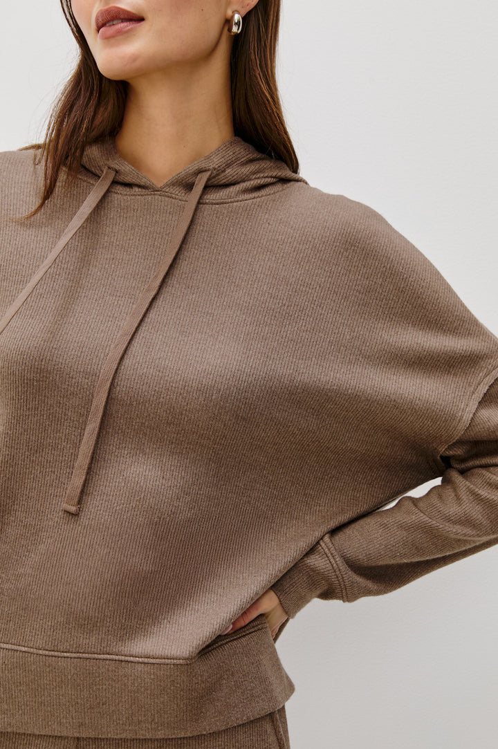 NICO SWEATSHIRT - HEATHER LATTE