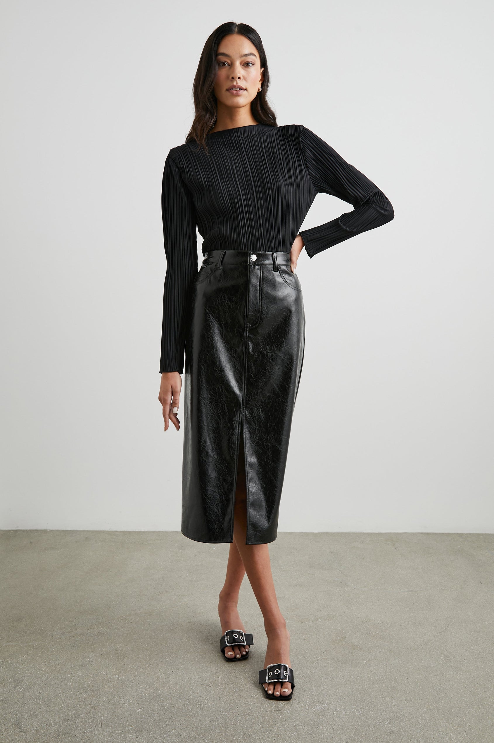 NORMA-BLACK-PATENT-FULL FRONT BODY