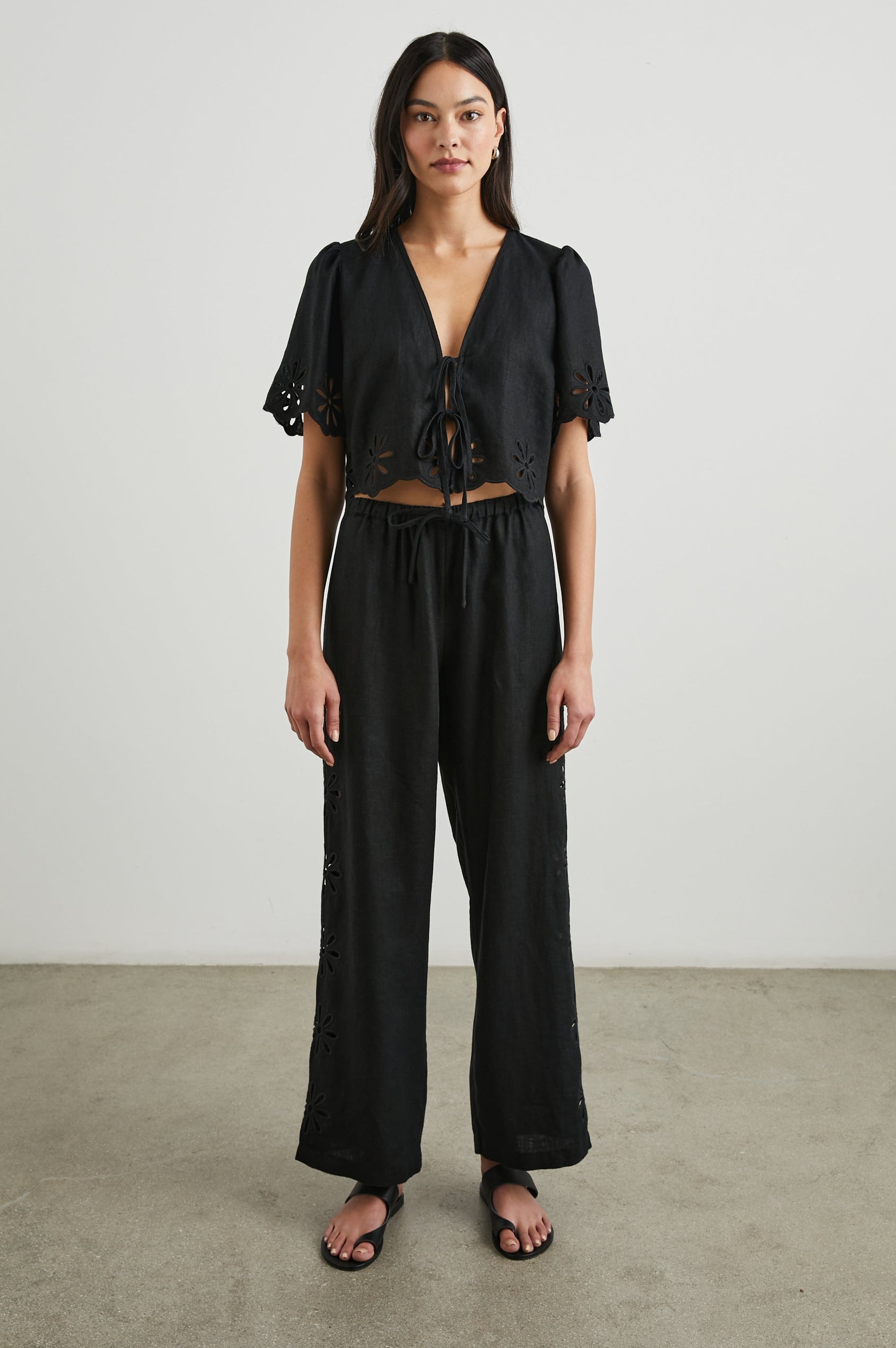 PARI-BLACK-FULL FRONT BODY