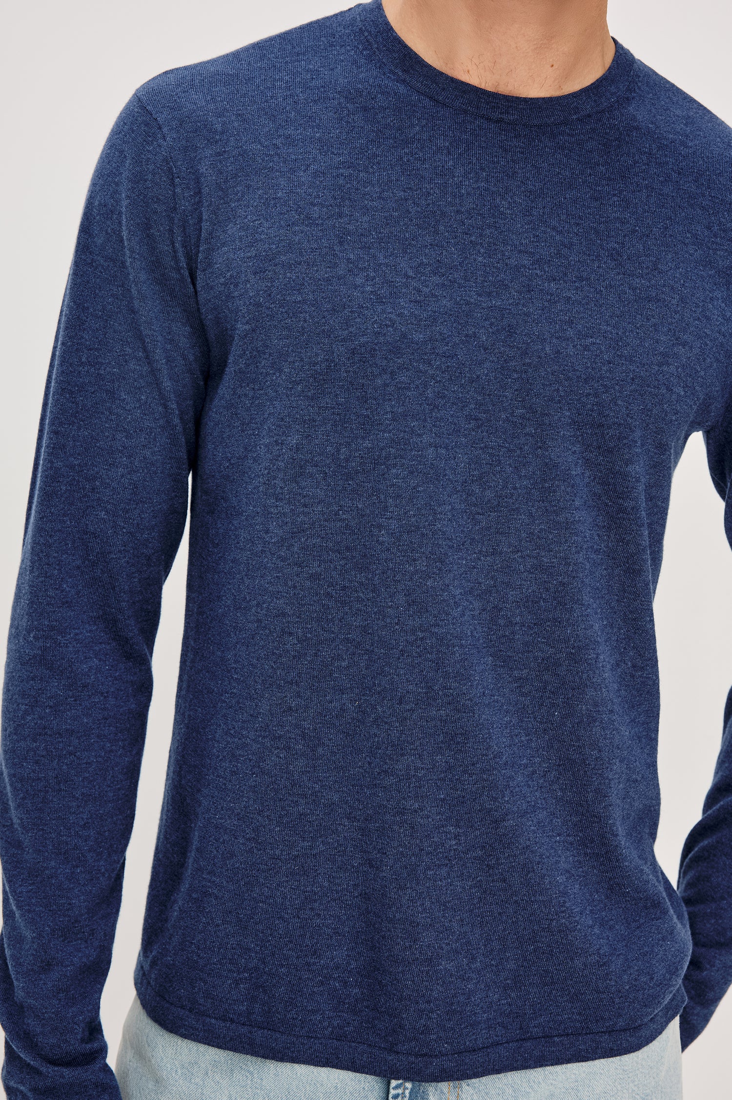 Quentin Long Sleeve T-Shirt in Cotton-Cashmere With Relaxed Slim Fit and Crew Neckline in Heather Blue Colorway - front close-up view featured on model.