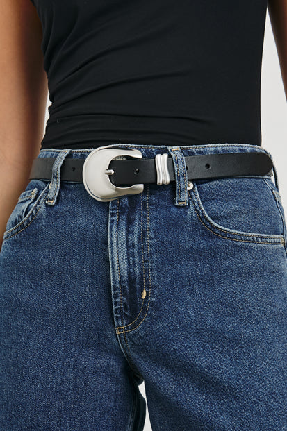 RODEO-BELT-BLACK-SILVER-FRONT