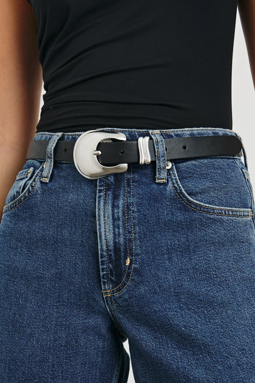 RODEO-BELT-BLACK-SILVER-DETAIL