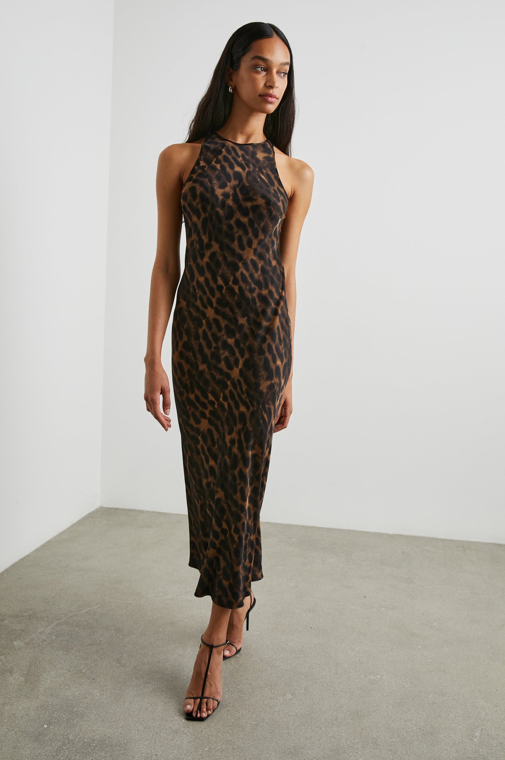 SOLENE-UMBER-LEOPARD-FRONT IN MOTION