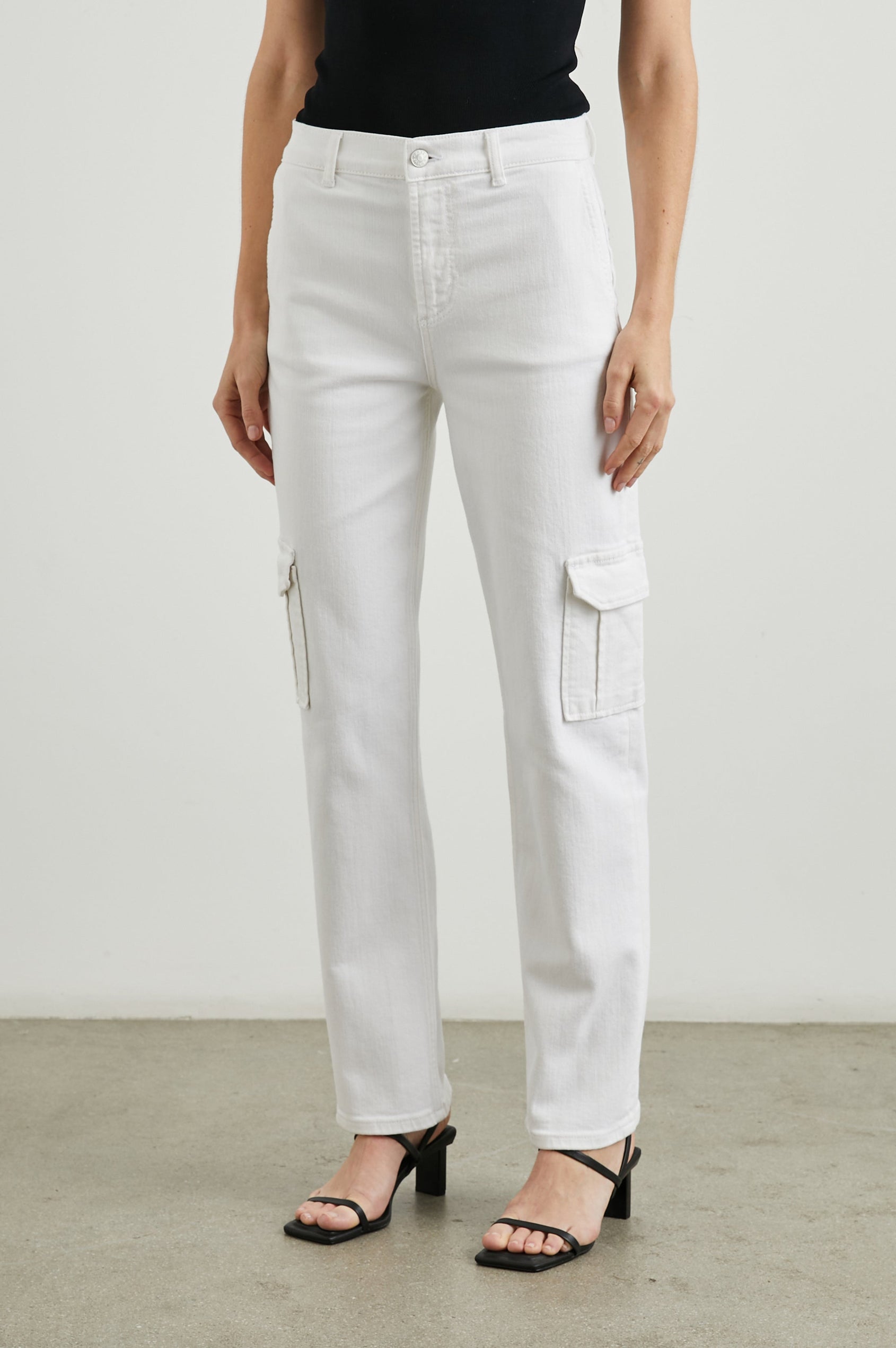 SPEEDWAY-CARGO-SALT-WHITE-FULL FRONT BODY
