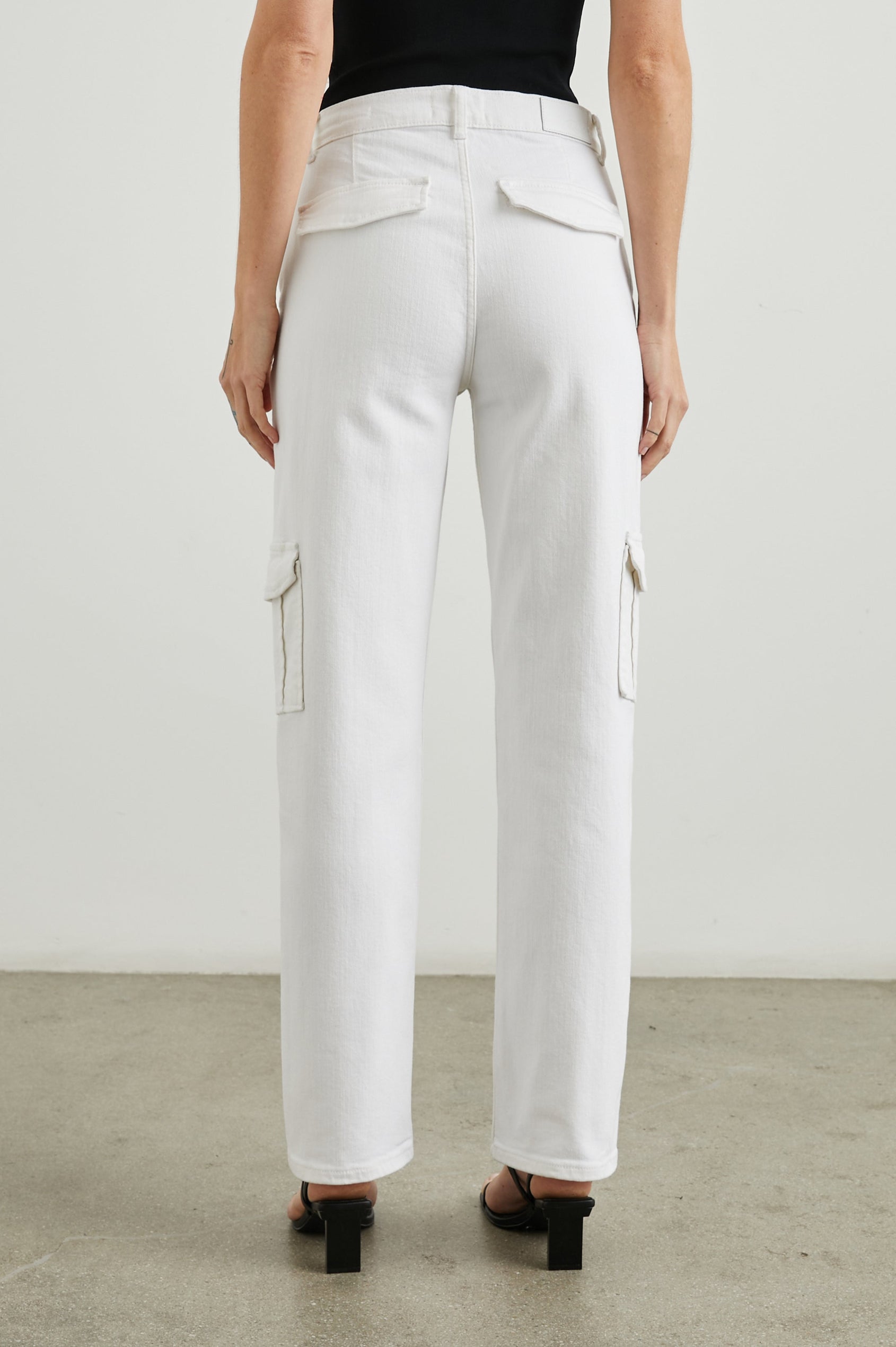 SPEEDWAY-CARGO-SALT-WHITE-BACK