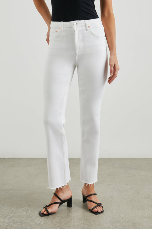 SUNSET CROP SLIM FLARE - SALT WHITE - FRONT BODY