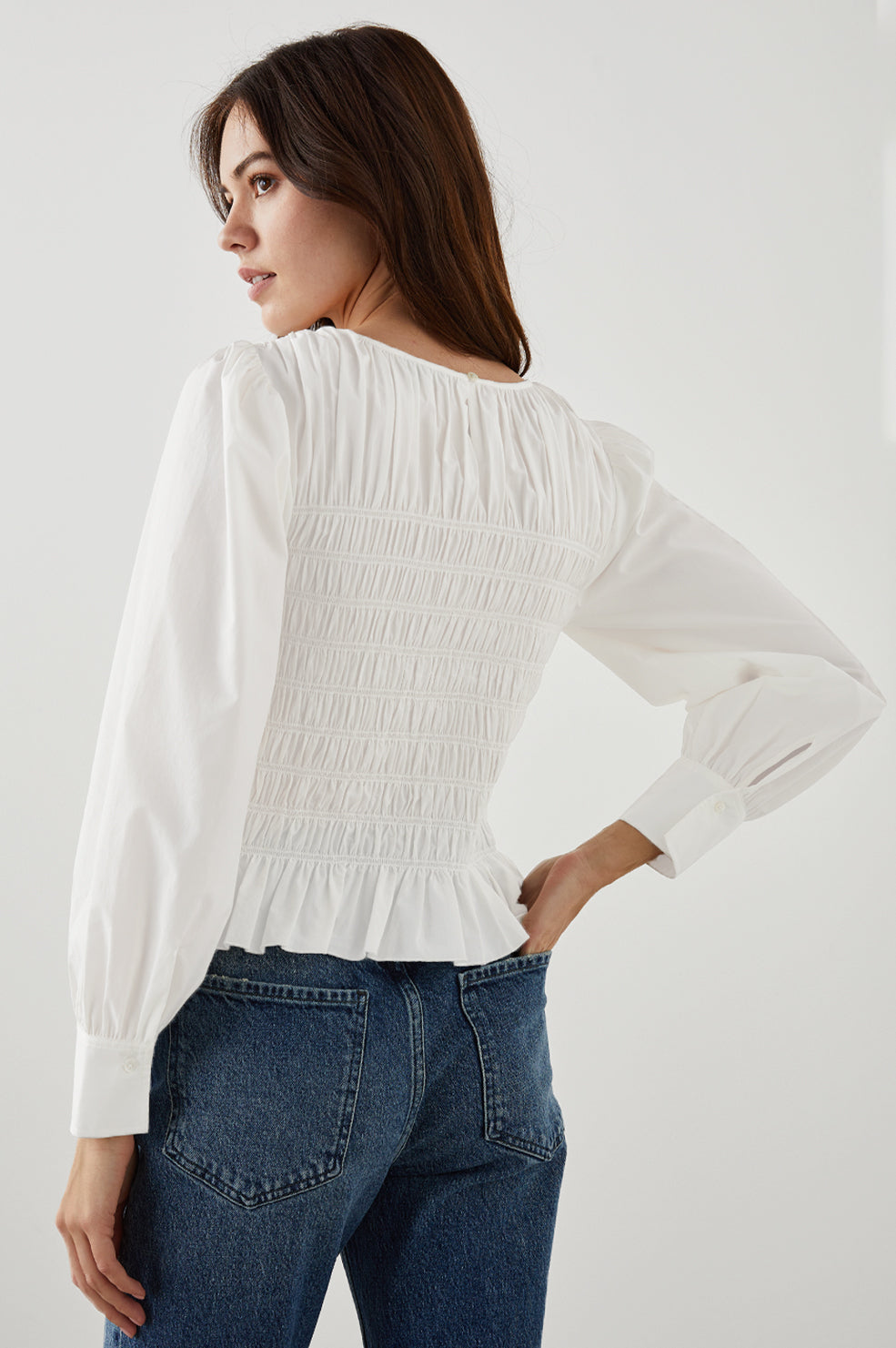 TABI WHITE TOP-BACK