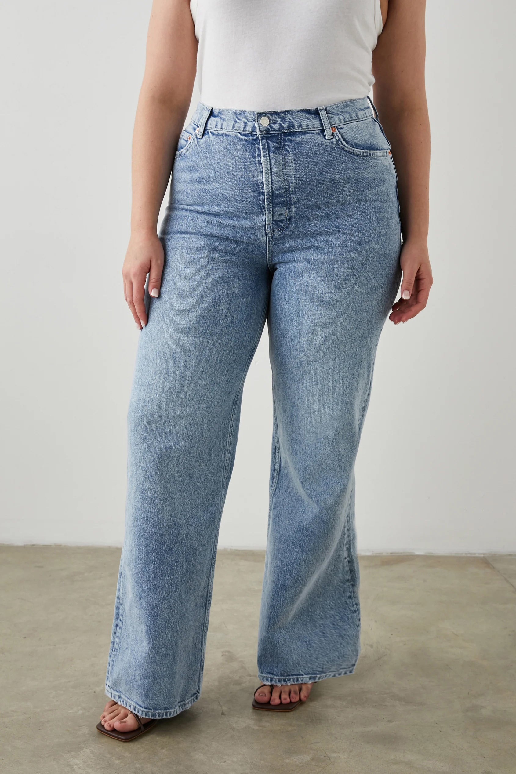 THE GETTY SNOWBIRD - FRONT MODEL 2