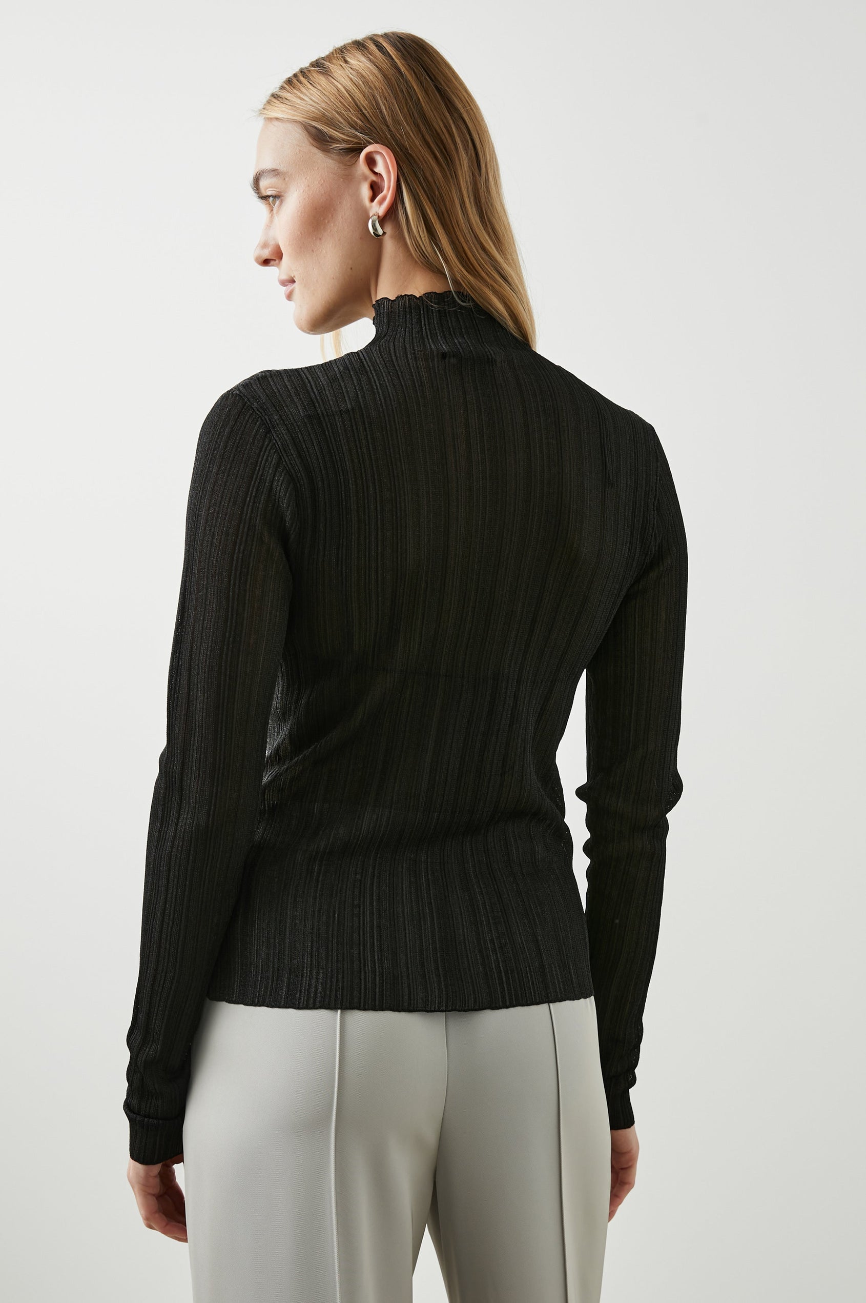 VIVIENNE-BLACK-BACK