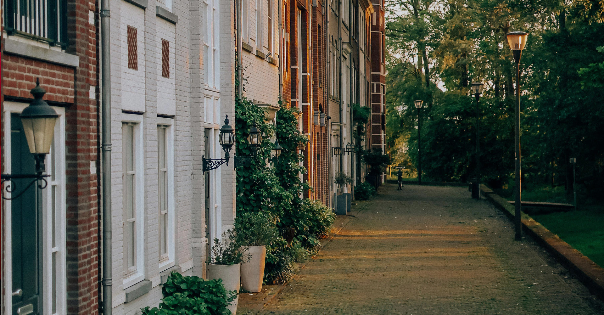 EDITORIAL IMAGE OF A LONDON STREET