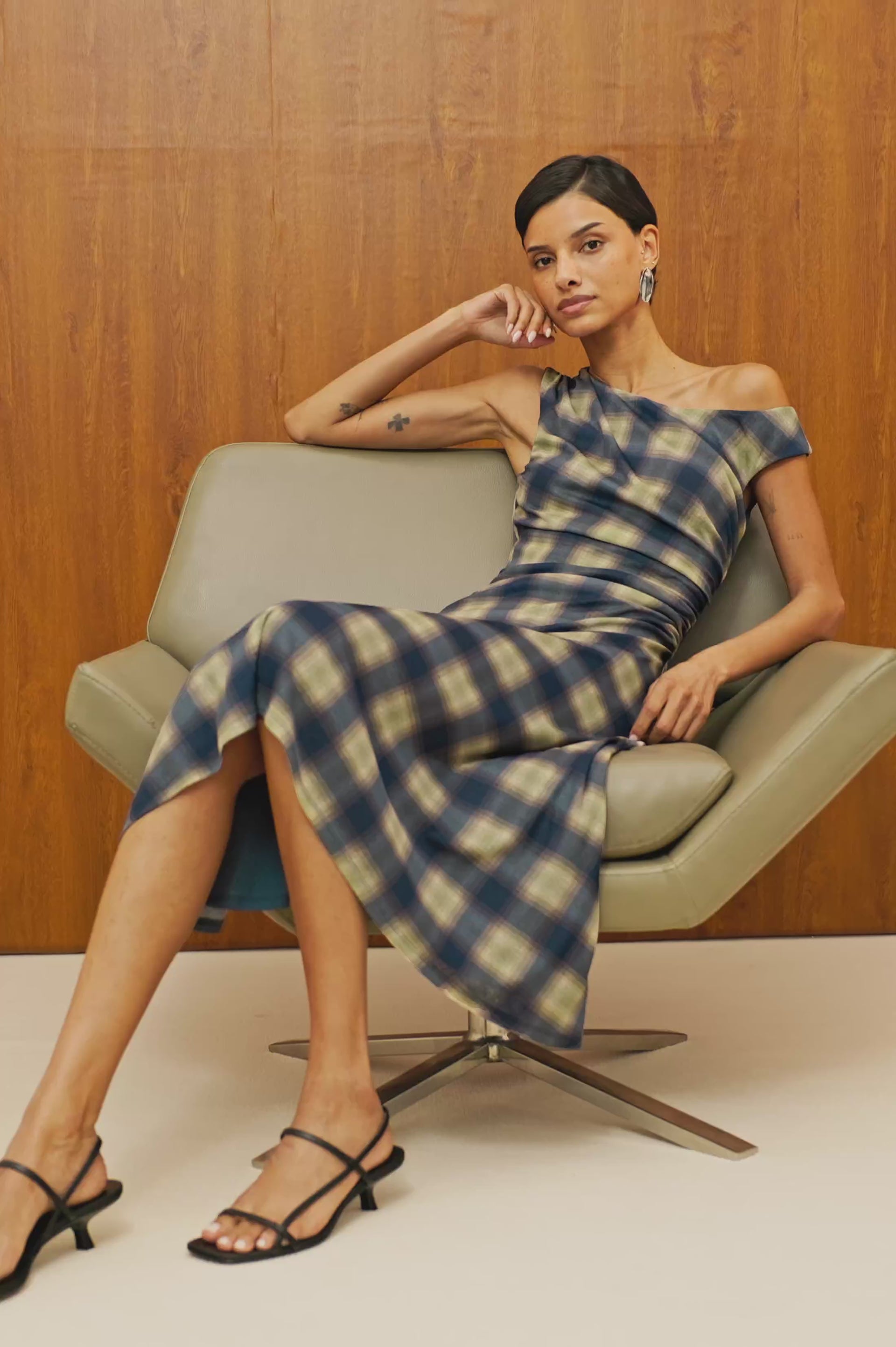 SORRA-NAVY-SAGE-PLAID video
