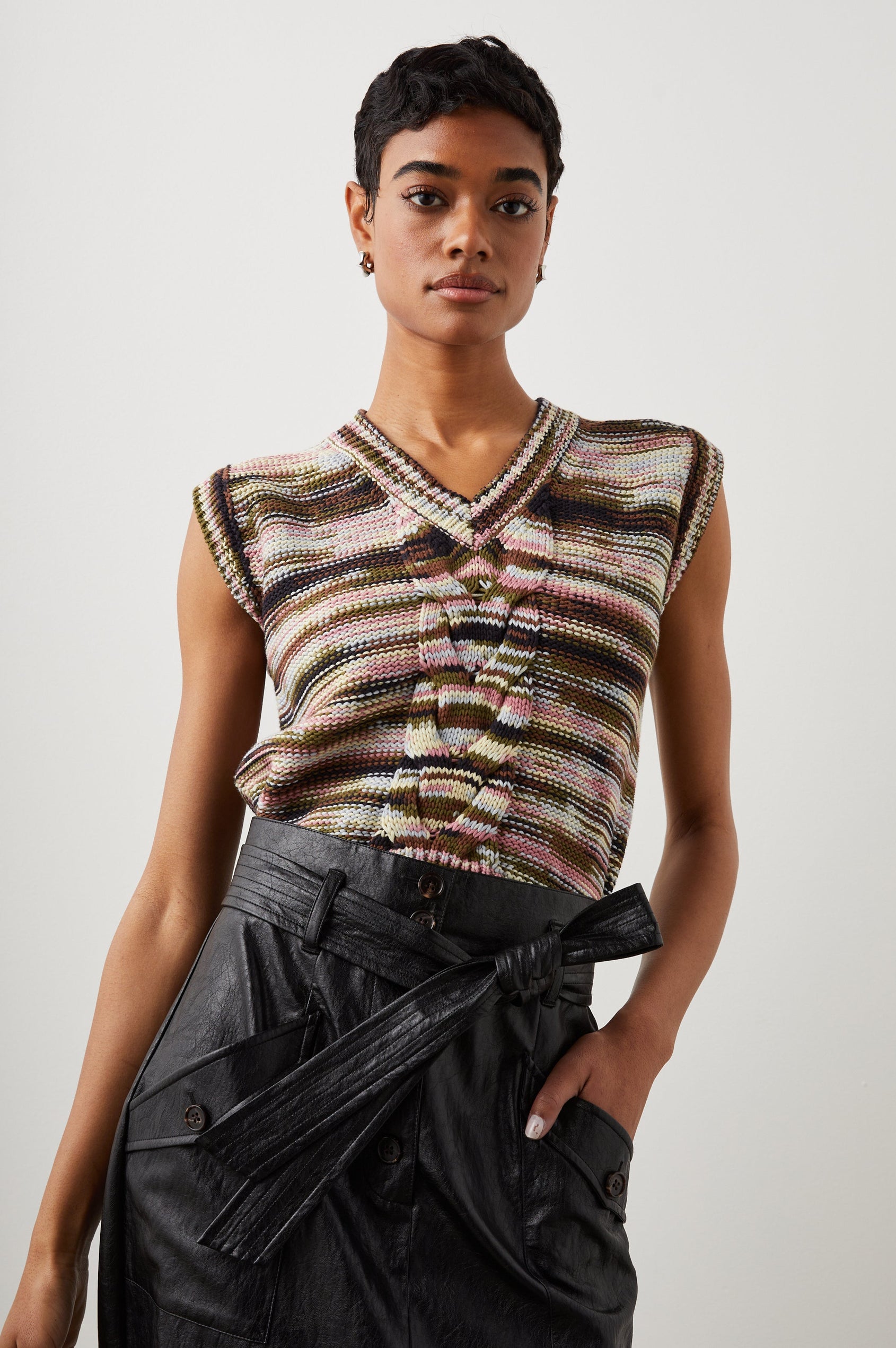 BRIXTON VEST FOREST SPACE DYE - FRONT ANGLE