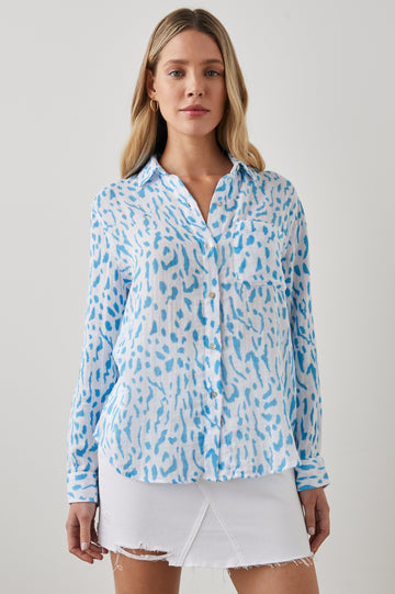 ELLIS SHIRT TEAL CHEETAH - FRONT BODY