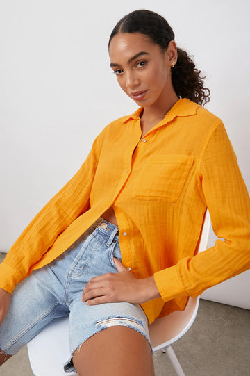 ELLIS MARIGOLD LONG SLEEVE BUTTON DOWN- front