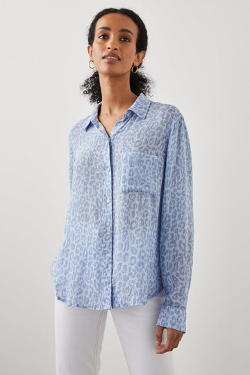 JOSEPHINE SHIRT BLUE BATIK CHEETAH - FRONT UNTUCKED
