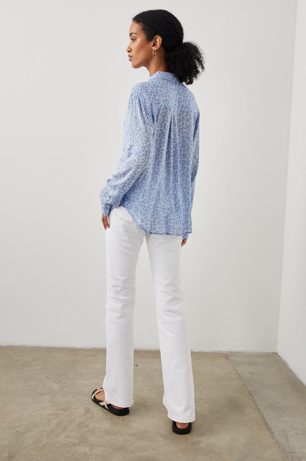 JOSEPHINE SHIRT BLUE BATIK CHEETAH -BACK
