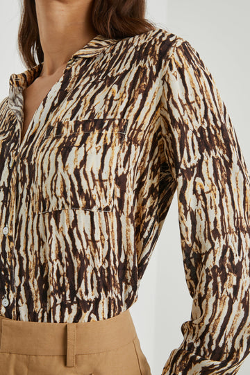 JOSEPHINE SHIRT NEUTRAL IKAT - DETAIL