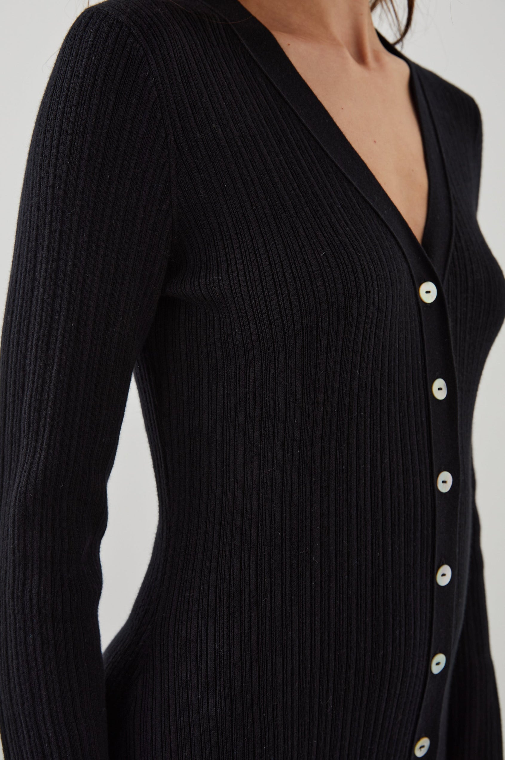 LORRAINE DRESS BLACK - DETAIL