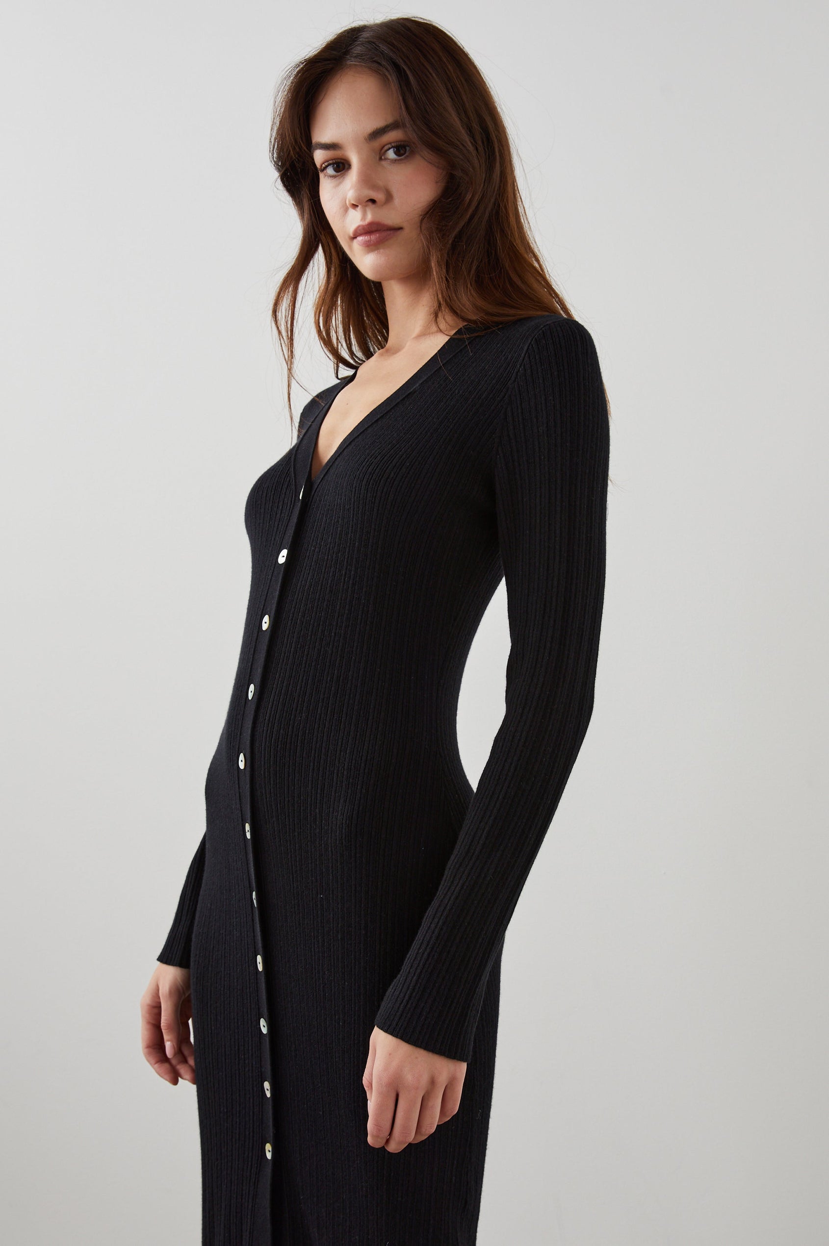 LORRAINE DRESS BLACK - SIDE ANGLE