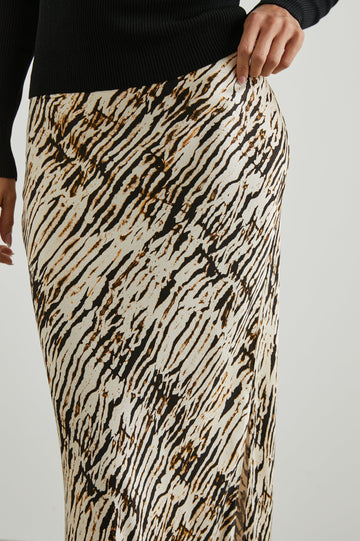 MAYA SKIRT NEUTRAL IKAT - DETAIL