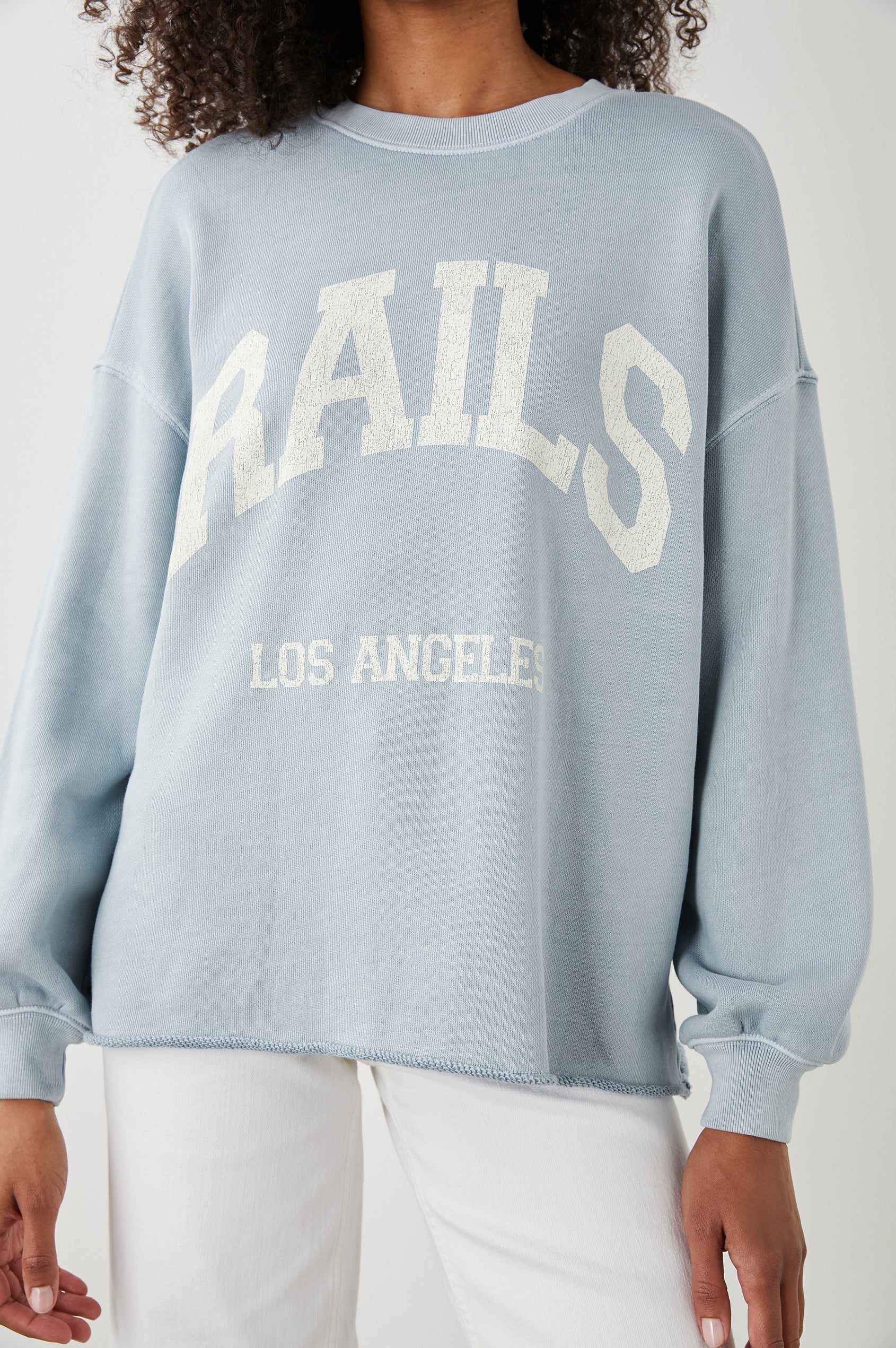REEVES-COLLEGIATE-RAILS-GREY-DETAIL