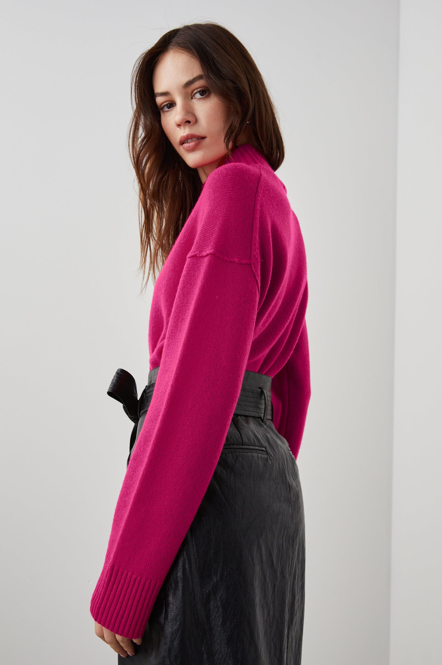 SASHA SWEATER CERISE ROSE - side body