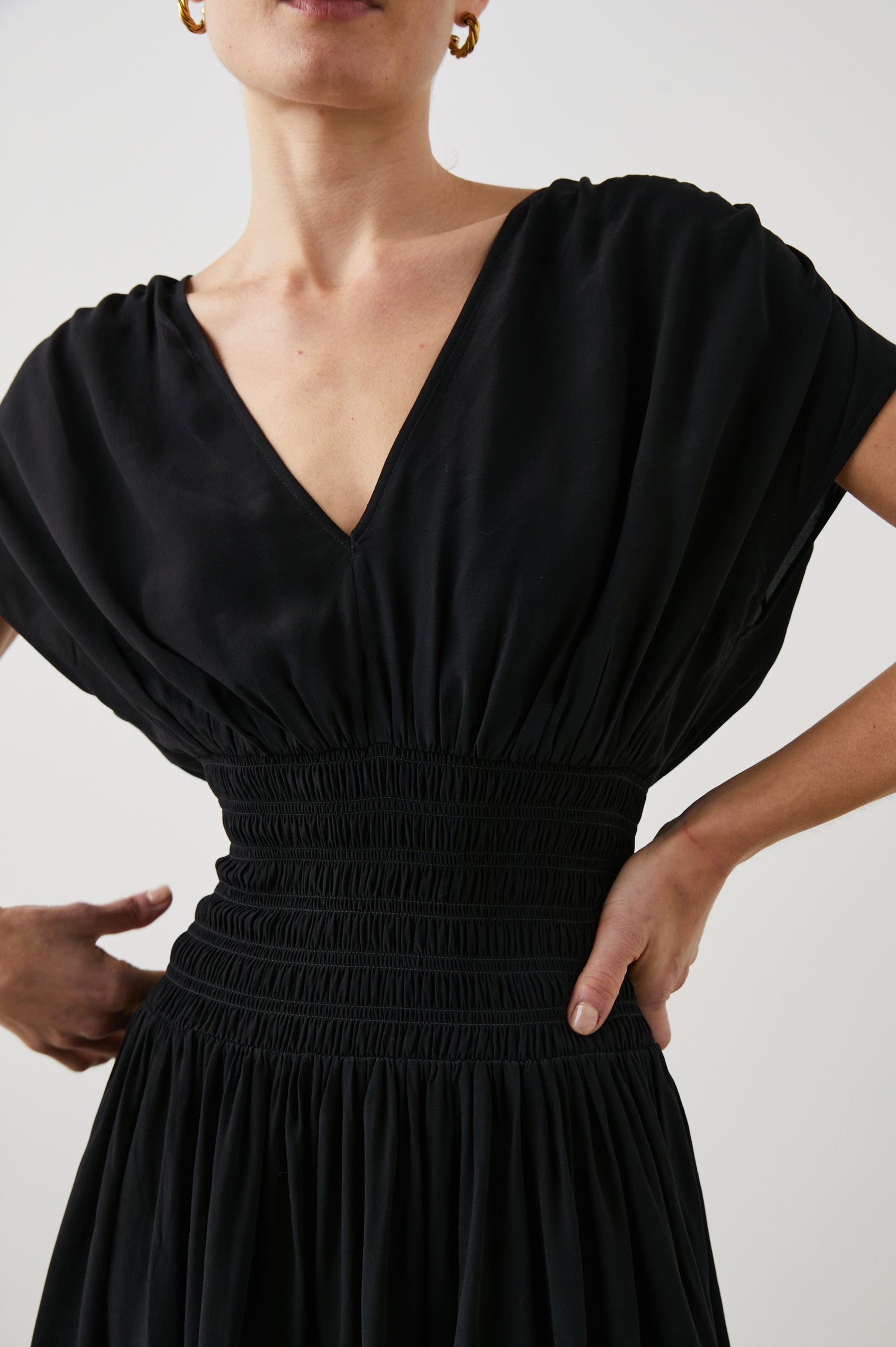 SIERA DRESS BLACK - DETAIL