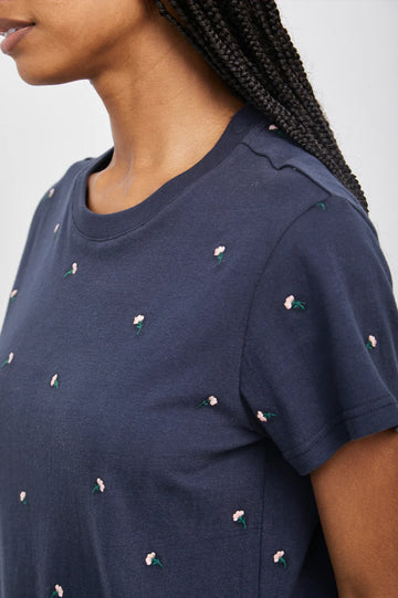 THE CLASSIC CREW NAVY BUDS -DETAIL