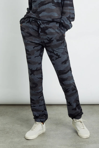 Kingston terry sweatpant in Iron Camo - front